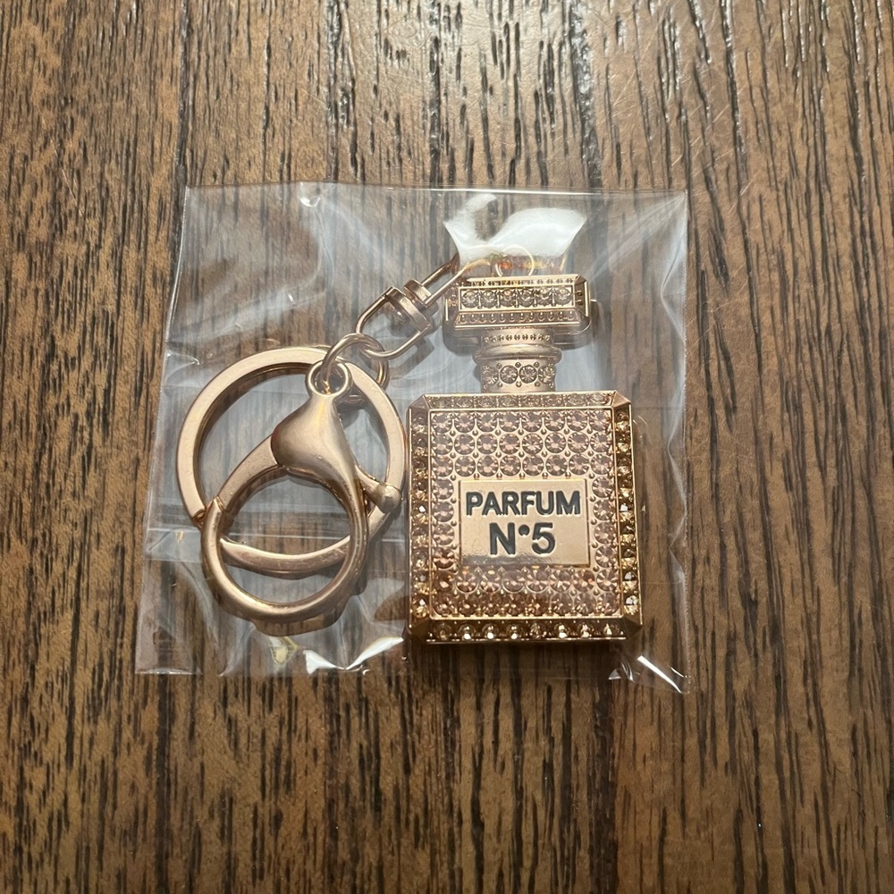 Perfume Gold Keychain - Picture 2 of 3